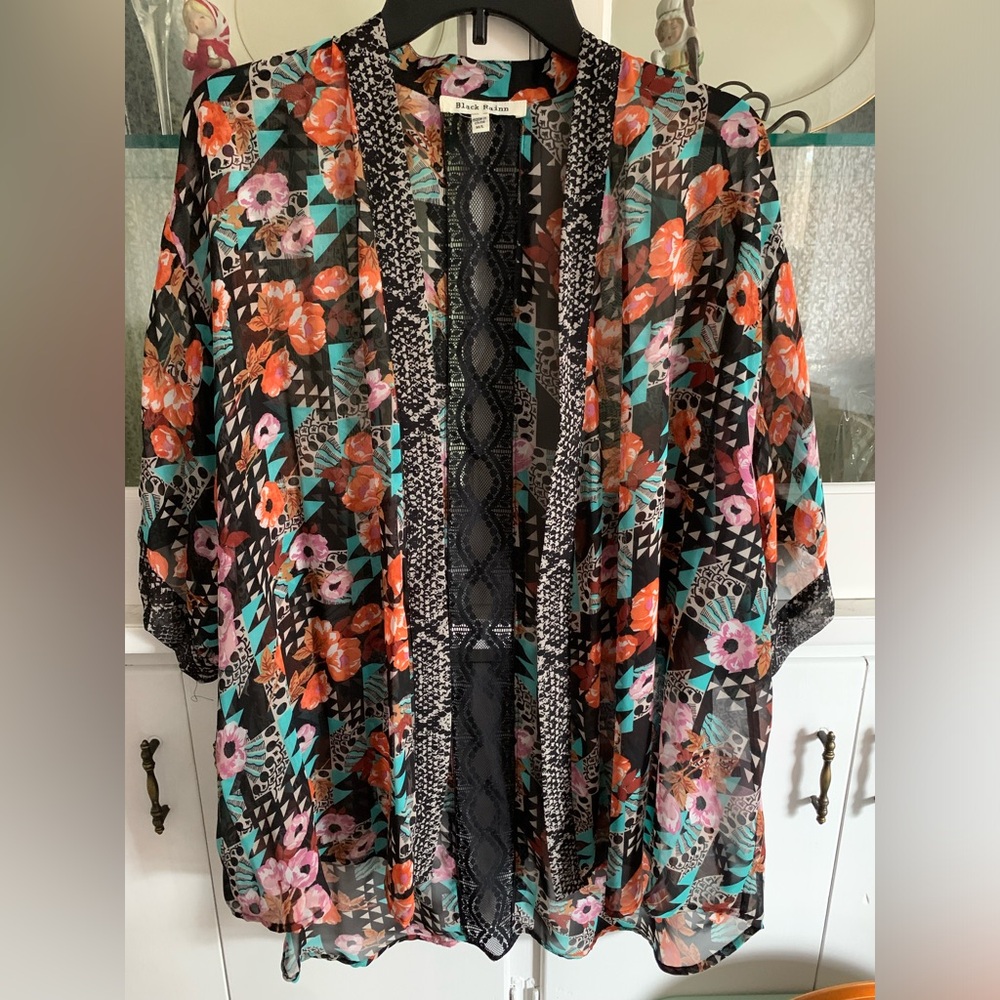 Black Rainn Floral Shawl/Kimono